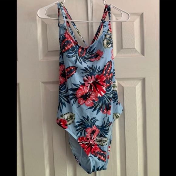 Swimsuit - Picture 2 of 7